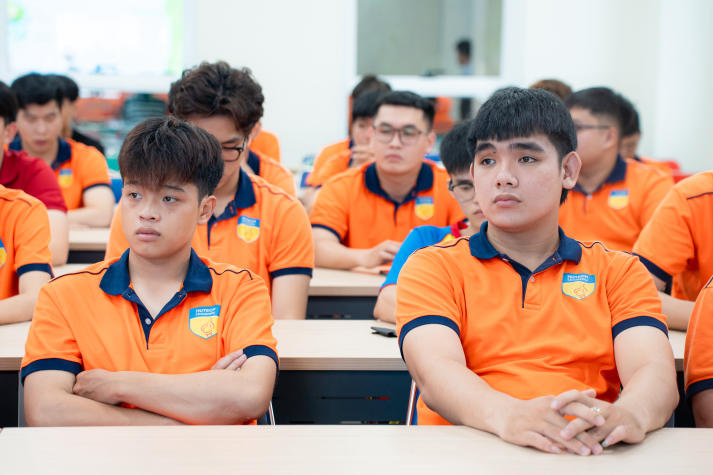 HUTECH Innovatalk: Chuyên gia “hiến kế” phát triển du lịch xanh TP.HCM theo chuẩn quốc tế 47