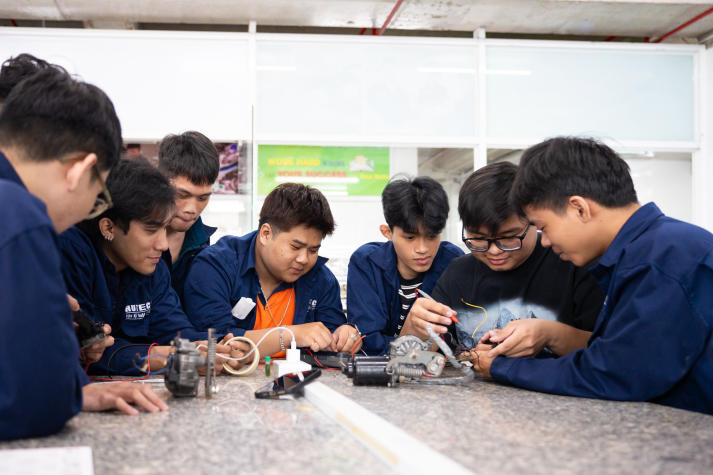[Video] HUTECH-ers trở lại trường sau kỳ nghỉ Tết Ất Tỵ 2025, khởi đầu học kỳ mới đầy năng lượng 59