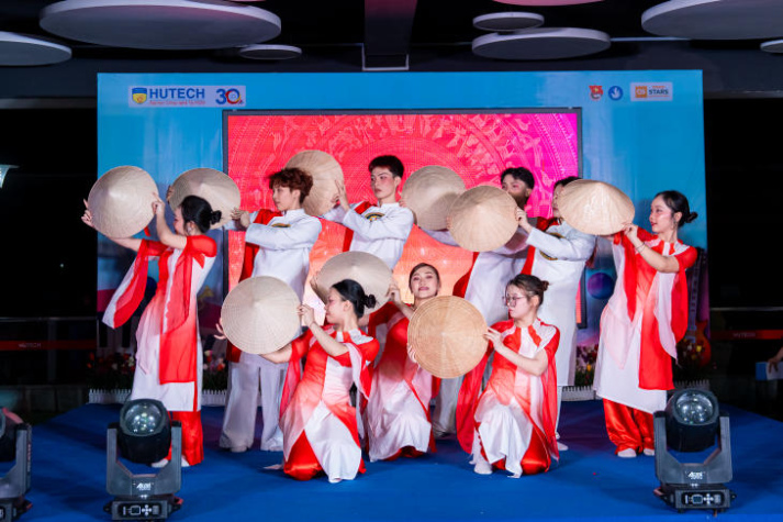 HUTECH ra mắt loạt CLB nghệ thuật, sẵn sàng bùng nổ những hoạt động mới 72