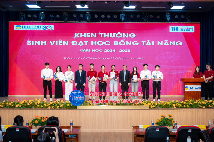 Viện Đào tạo Quốc tế ghi dấu những nỗ lực đáng tự hào tại Lễ tổng kết năm học 2024-2025 33