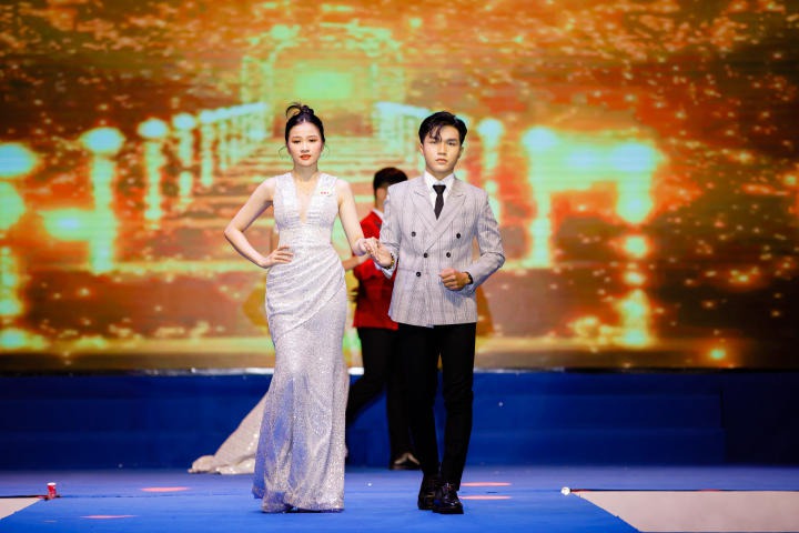 Nữ sinh Nguyễn Thị Tuyết Nhung đăng quang Hoa khôi Miss HUTECH 2023 238