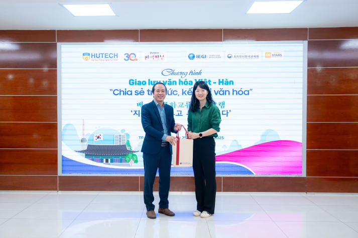 HUTECH and Incheon students engage in Vietnam-Korea cultural exchange 88