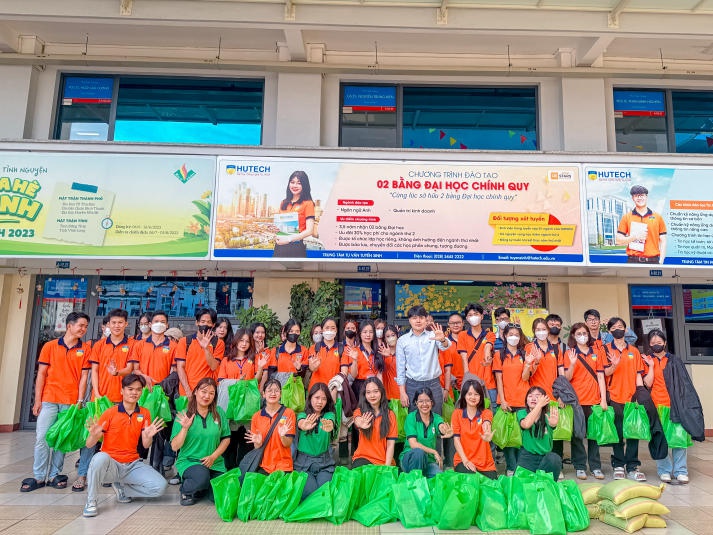 Hành trình thiện nguyện của sinh viên Khoa Tài chính - Thương mại tại Chùa Kỳ Quang 2 8