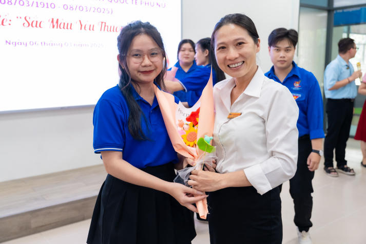 Biến đất sét thành đóa hoa biết nói, sinh viên Khoa Thú y - Chăn nuôi trao yêu thương đến phái nữ 147