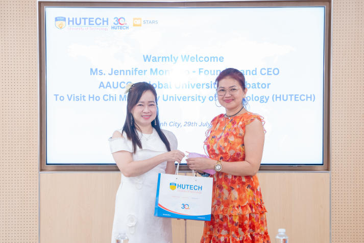 HUTECH strengthens international cooperation and develops the ASEAN–Canada education ecosystem 49