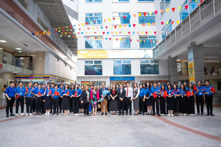 HUTECH welcomes Deputy Minister of Higher Education of the Republic of Cuba, strengthening international collaboration in education and research 131
