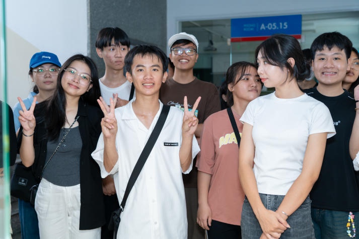 Sẵn sàng trước "giờ G", các sĩ tử 2k6 tự tin hoàn thành tốt kỳ thi tốt nghiệp THPT 75