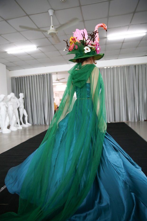 Sinh viên Thiết kế thời trang mang “thế giới tự nhiên” vào BST phụ kiện độc đáo 103