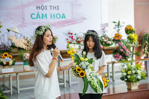 Sinh viên HUTECH gửi những lẵng hoa yêu thương chúc mừng ngày Phụ nữ Việt Nam 20/10 79