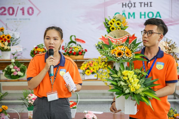 Sinh viên HUTECH gửi những lẵng hoa yêu thương chúc mừng ngày Phụ nữ Việt Nam 20/10 82