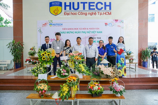 Sinh viên HUTECH gửi những lẵng hoa yêu thương chúc mừng ngày Phụ nữ Việt Nam 20/10 94
