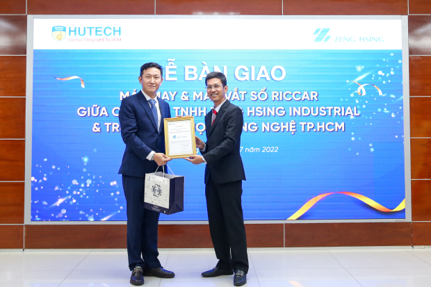 HUTECH ký kết hợp tác và nhận thiết bị tài trợ từ Công ty Zeng Hsing Industrial 116