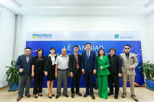 HUTECH ký kết hợp tác và nhận thiết bị tài trợ từ Công ty Zeng Hsing Industrial 126