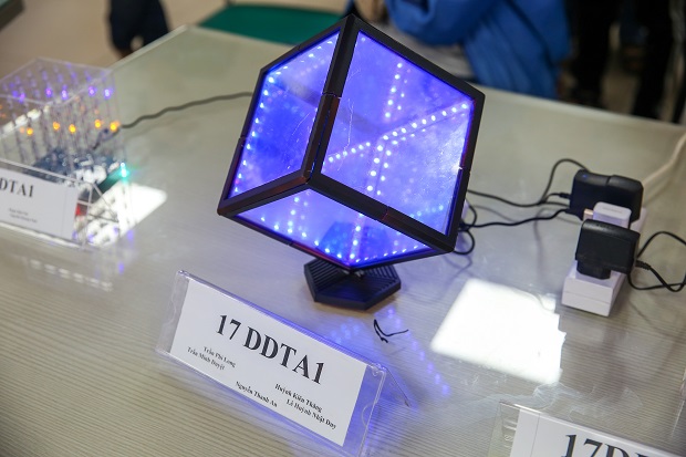 HUTECH Institute of Engineering students transform with LED lights in the “Designing LED circuit applications” 2020 contest 48