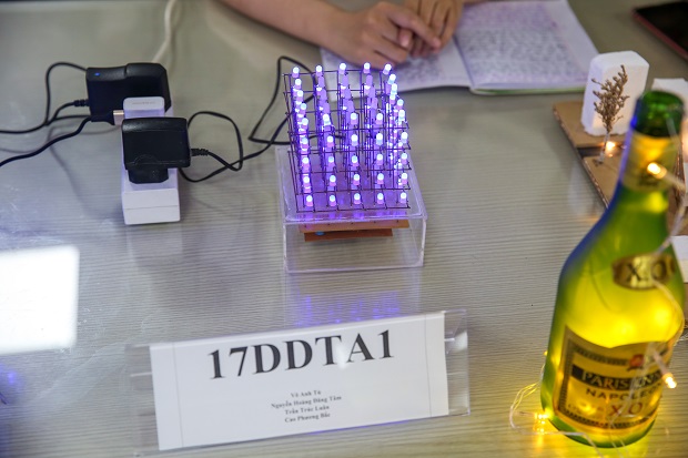 Sinh viên Viện Kỹ thuật “biến hóa” với đèn LED tại sân chơi “Thiết kế mạch đèn LED ứng dụng 2020” 168