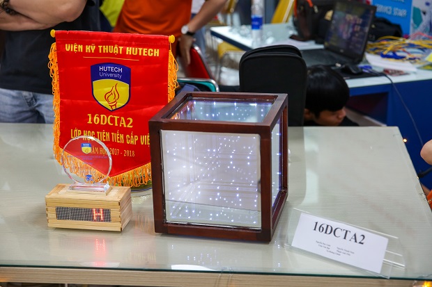 Sinh viên Viện Kỹ thuật “biến hóa” với đèn LED tại sân chơi “Thiết kế mạch đèn LED ứng dụng 2020” 189