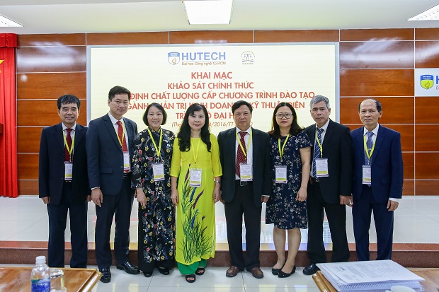 HUTECH chính thức khai mạc chương trình kiểm định chất lượng ngành Kỹ thuật điện và Quản trị kinh doanh 120