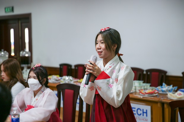 Sinh viên HUTECH khoác Hanbok giao lưu cùng sinh viên ĐH Tongmyong (Hàn Quốc) 43