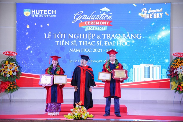 HUTECH trao bằng tốt nghiệp cho các Tiến sĩ, Thạc sĩ, Kỹ sư và Cử nhân 94