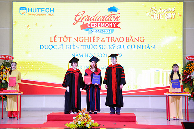 HUTECH trao bằng tốt nghiệp cho các Tiến sĩ, Thạc sĩ, Kỹ sư và Cử nhân 132