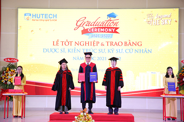 HUTECH trao bằng tốt nghiệp cho các Tiến sĩ, Thạc sĩ, Kỹ sư và cử nhân 188