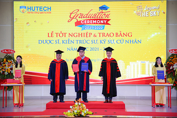 HUTECH trao bằng tốt nghiệp cho các Tiến sĩ, Thạc sĩ, Kỹ sư và Cử nhân 137