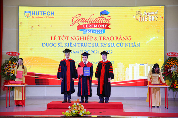 HUTECH trao bằng tốt nghiệp cho các Tiến sĩ, Thạc sĩ, Kỹ sư và Cử nhân 142