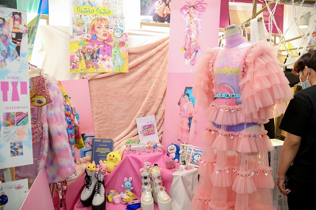 Doanh nghiệp thích thú đồ án của sinh viên Thời trang & Dệt may HUTECH 59