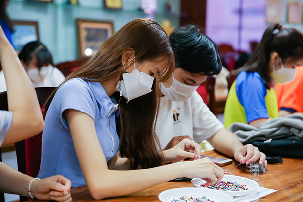 Sinh viên Khoa Hàn Quốc học trải nghiệm làm vòng tay handmade thay lời yêu thương ý nghĩa nhất 83