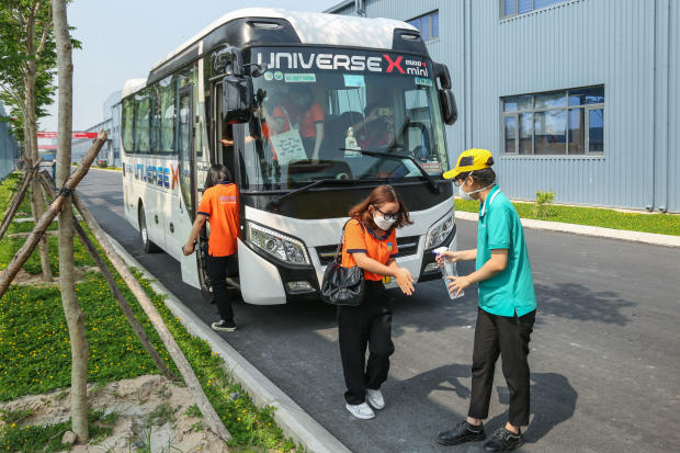 Sinh viên HUTECH tích lũy nhiều kinh nghiệm lý thú từ buổi tham quan thực tế tại Cty Jinyu Tire 80