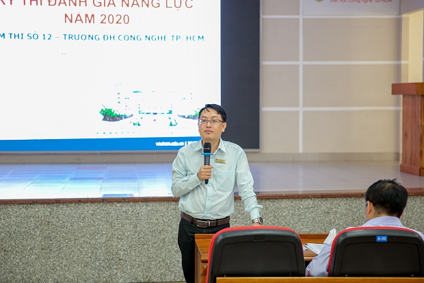 Nearly 300 HUTECH lecturers and staff participate in the training session in preparation for the supervision of the Competency Assessment examination organized by VNU-HCMC 40