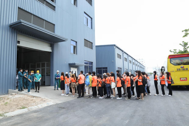 Sinh viên HUTECH tích lũy nhiều kinh nghiệm lý thú từ buổi tham quan thực tế tại Cty Jinyu Tire 83