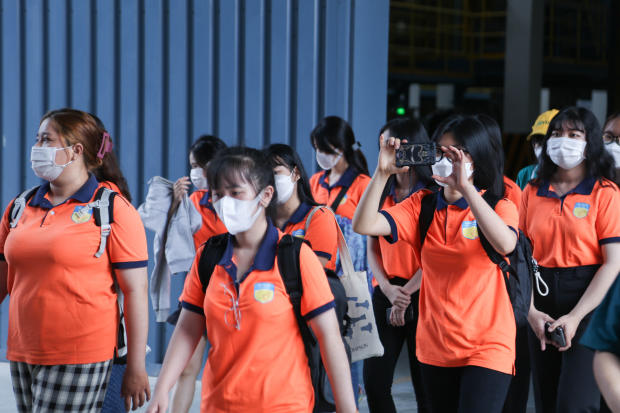 Sinh viên HUTECH tích lũy nhiều kinh nghiệm lý thú từ buổi tham quan thực tế tại Cty Jinyu Tire 109