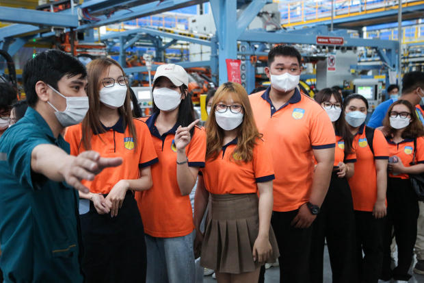 Sinh viên HUTECH tích lũy nhiều kinh nghiệm lý thú từ buổi tham quan thực tế tại Cty Jinyu Tire 114