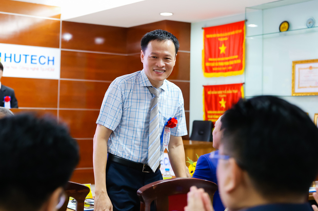 HUTECH chính thức ký MOU với Hiệp hội Thương mại điện tử Việt Nam & tổ chức Hội thảo khoa học về triển vọng nghề nghiệp ngành Thương mại điện tử 14