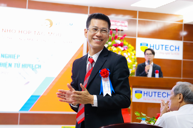 HUTECH chính thức ký MOU với Hiệp hội Thương mại điện tử Việt Nam & tổ chức Hội thảo khoa học về triển vọng nghề nghiệp ngành Thương mại điện tử 11