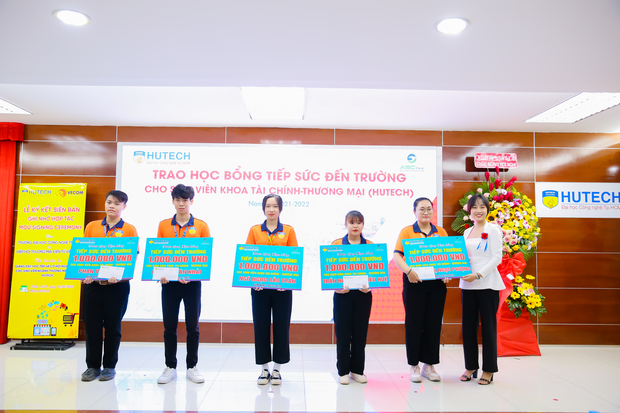 HUTECH chính thức ký MOU với Hiệp hội Thương mại điện tử Việt Nam & tổ chức Hội thảo khoa học về triển vọng nghề nghiệp ngành Thương mại điện tử 150
