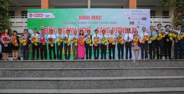 Khai mạc chương trình Tư vấn tuyển sinh “Đúng ngành nghề - Sáng tương lai” 2020 tại trường THPT Phú Nhuận 34