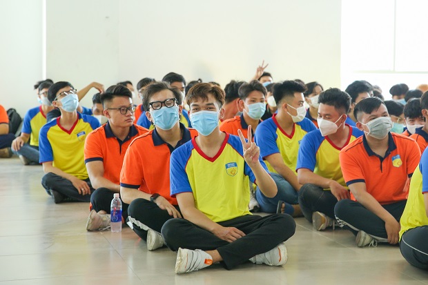 Hôm nay, sinh viên HUTECH chính thức bắt đầu học kỳ “bình thường mới” tại Trường 71