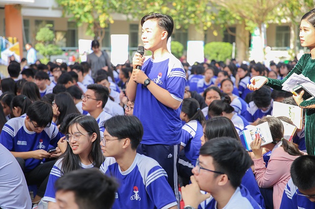 Opening of the admissions advising program “Right career - Bright future” 2020 at Phu Nhuan High School 54