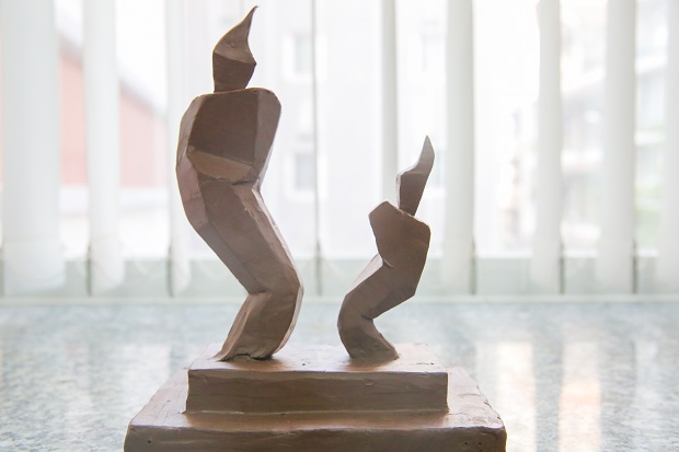 Ấn tượng loạt tác phẩm điêu khắc mừng 25 năm ngày thành lập Trường của sinh viên HUTECH 56
