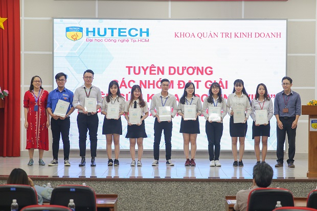 Viện Khoa học Ứng dụng HUTECH và khoa Quản trị Kinh doanh tổng kết và phát động các phong trào sinh viên 137