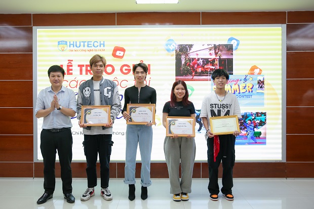 Vinh danh sinh viên giành giải trong loạt sân chơi văn nghệ, thể thao trực tuyến 64