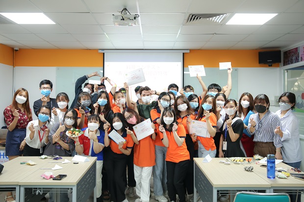 Sinh viên Khoa Nhật Bản học HUTECH "trổ tài" đầu bếp sushi với nhiều thành quả hấp dẫn 122