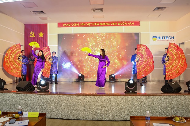 Việt Nam hữu tình được tái hiện tại Vòng sơ khảo Hội thi “Tiếng hát từ giảng đường” lần 14 năm 2020 113