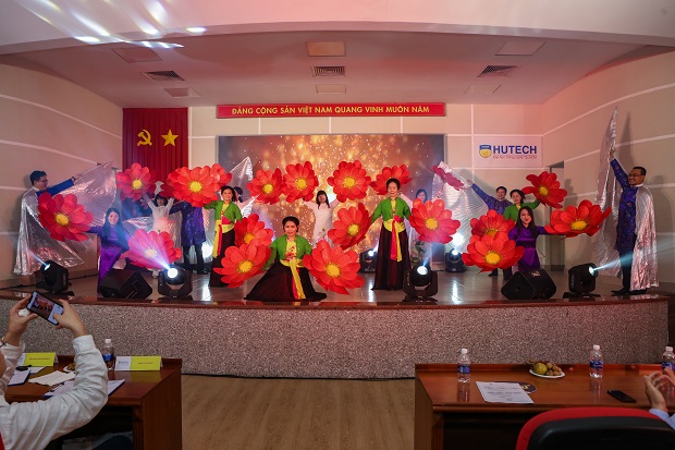 Việt Nam hữu tình được tái hiện tại Vòng sơ khảo Hội thi “Tiếng hát từ giảng đường” lần 14 năm 2020 111