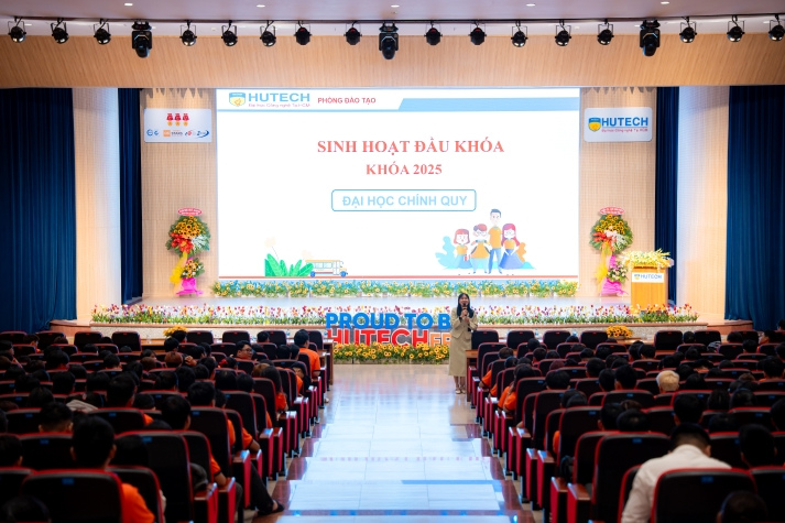 [Video] HUTECH tiếp lửa nhiệt huyết cho các tân binh từ buổi Sinh hoạt đầu khoá 117