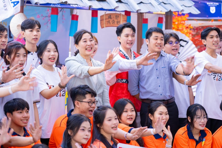 Sinh viên HUTECH trau dồi kiến thức, hòa nhập văn hóa tại Lễ hội Chữ Hàn "Hangeul Festival 2024" 45