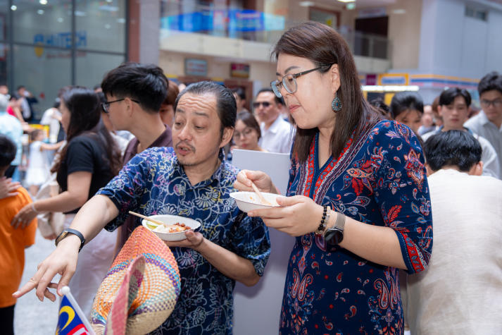[Video] Một ngày “du hành” qua 15 nền văn hóa cùng Food Stories của sinh viên Quan hệ công chúng 88