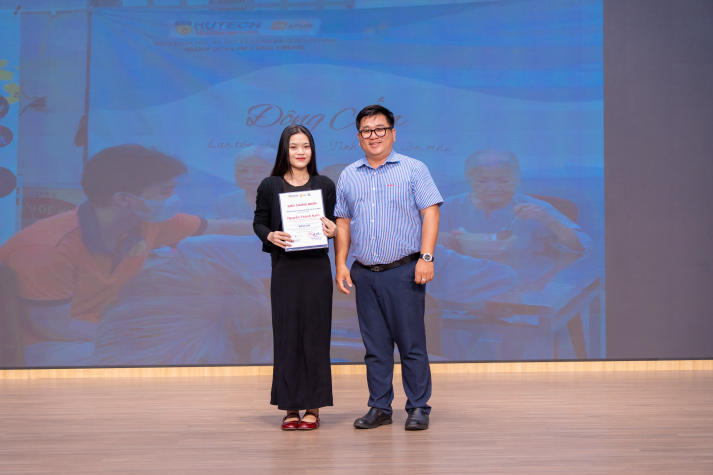 Khoa Khoa học Xã hội và Quan hệ Công chúng tôn vinh loạt dự án ý nghĩa của sinh viên 54